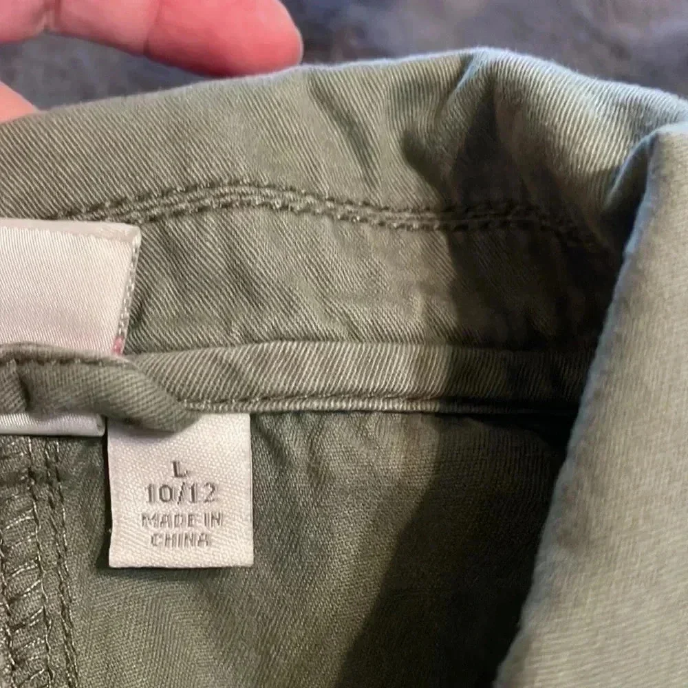 Cute olive green button up flight jacket